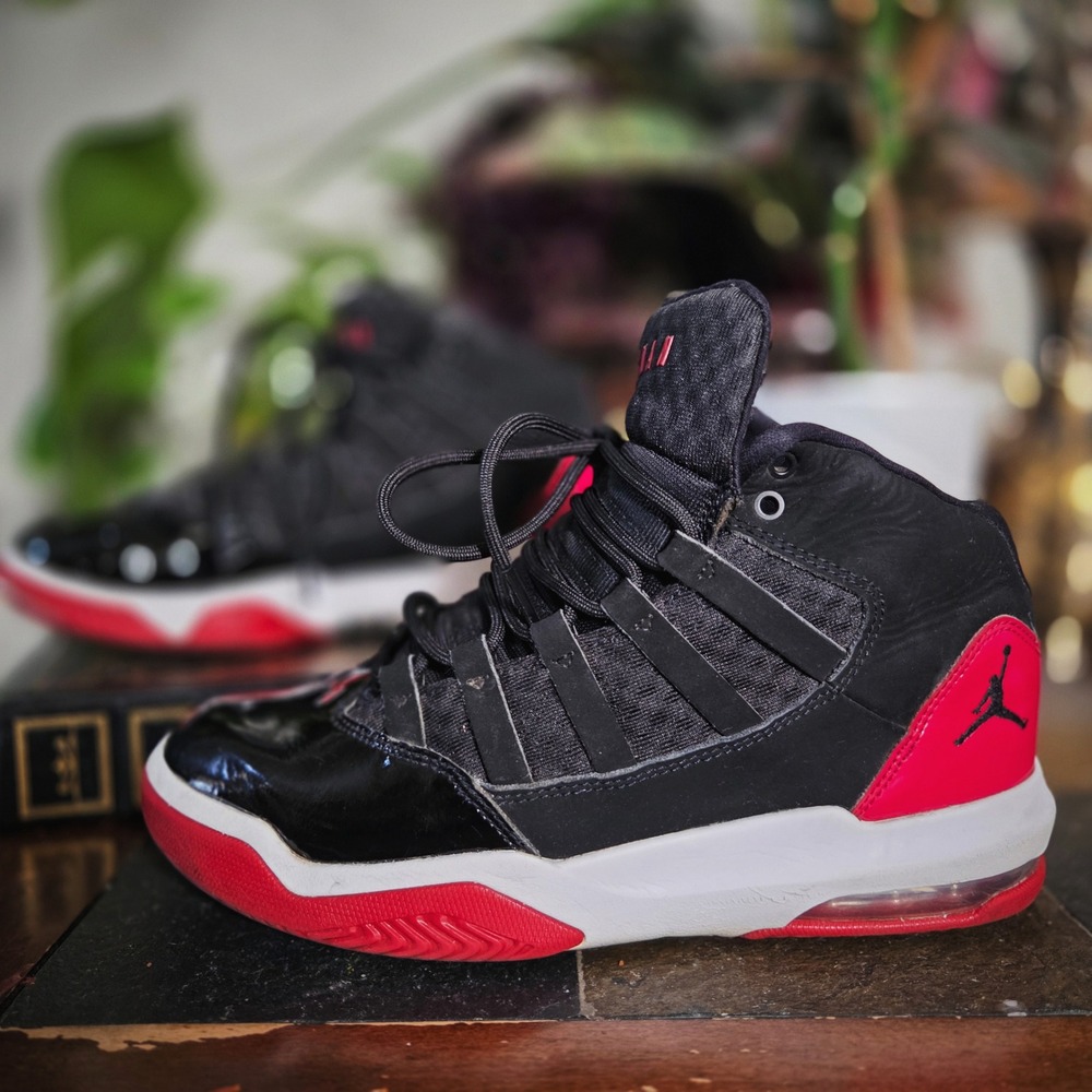 Jordan Max Aura Bred Sneakers Red‎ Patent Leather Youth Basketball Shoes 6.5